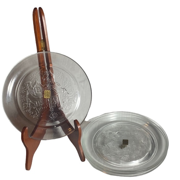 4 NWT Arcoroc France Glass Holiday 7.5" Plates Welcome Home Christmas House - Picture 1 of 3